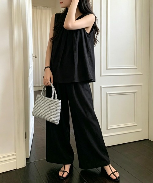FAVORITO(ファヴォリート)の「ノースリーブバックスリットトップスワイドパンツセットアップ(セットアップ・レディース・ブラック/ホワイト/ライトブルー・F)」の2枚目の写真