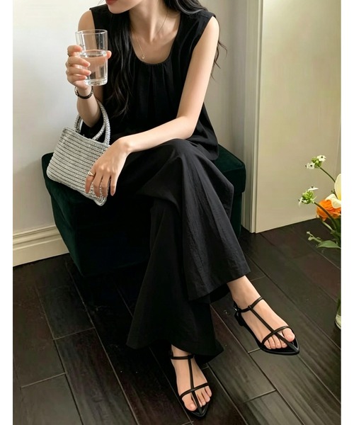 FAVORITO(ファヴォリート)の「ノースリーブバックスリットトップスワイドパンツセットアップ(セットアップ・レディース・ブラック/ホワイト/ライトブルー・F)」の8枚目の写真