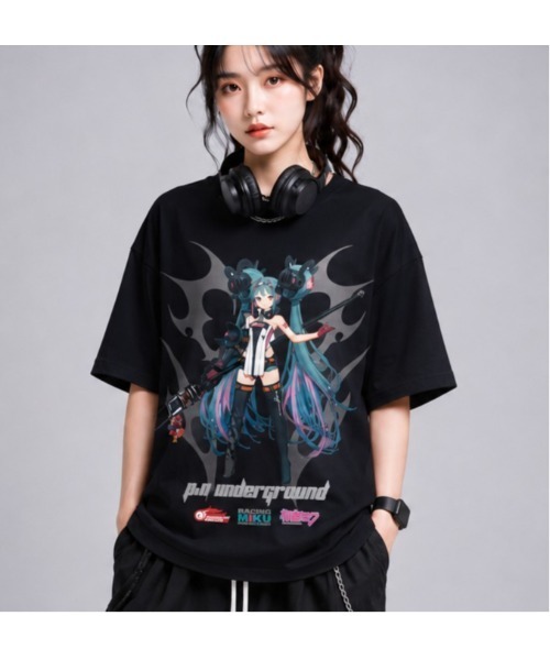 Sakka(サッカ)の「【初音ミク × UNDER GROUND コラボ ビッグシルエットTEE】(Tシャツ/カットソー・メンズ・ブラック/ホワイト・LARGE/MEDIUM)」の2枚目の写真