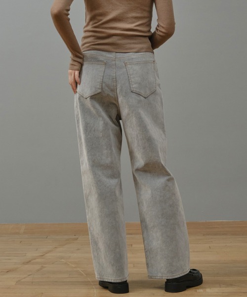 Nunc.(ヌンク)の「フロッキーストレートデニムパンツ(デニムパンツ・レディース・ブラック/ネイビー/サックスブルー・38)」の5枚目の写真