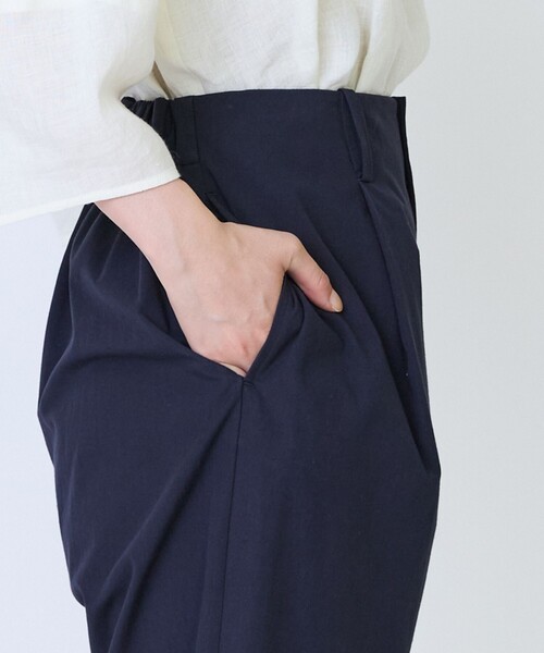 LOISIR(ロワズィール)の「コットンツイルテーパードパンツ(その他パンツ・レディース・キャメル/ネイビー・36/38/40)」の19枚目の写真