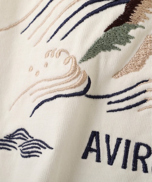 AVIREX（アヴィレックス）の「《NAVAL COLLECTION》SOUVENIR EMBROIDERY LONG SLEEVE T-SHIRT / スーベニア 刺しゅう; 長袖Tシャツ / AVIREX / アヴィレックス（Tシャツ/カットソー・メンズ・オフホワイト/チャコール・X-LARGE/XX-LARGE/LARGE）」の18枚目の写真