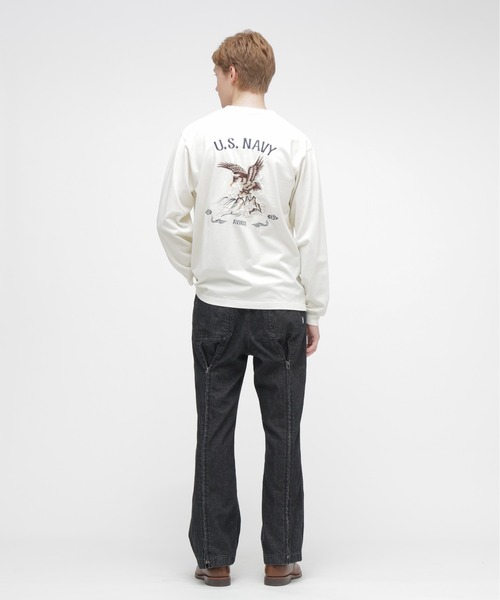 AVIREX（アヴィレックス）の「《NAVAL COLLECTION》SOUVENIR EMBROIDERY LONG SLEEVE T-SHIRT / スーベニア 刺しゅう; 長袖Tシャツ / AVIREX / アヴィレックス（Tシャツ/カットソー・メンズ・オフホワイト/チャコール・X-LARGE/XX-LARGE/LARGE）」の21枚目の写真