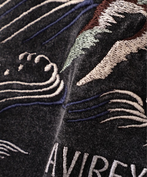 AVIREX（アヴィレックス）の「《NAVAL COLLECTION》SOUVENIR EMBROIDERY LONG SLEEVE T-SHIRT / スーベニア 刺しゅう; 長袖Tシャツ / AVIREX / アヴィレックス（Tシャツ/カットソー・メンズ・オフホワイト/チャコール・X-LARGE/XX-LARGE/LARGE）」の13枚目の写真
