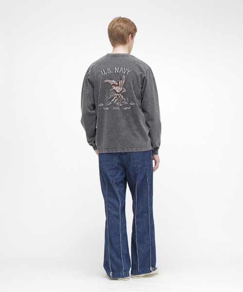 AVIREX（アヴィレックス）の「《NAVAL COLLECTION》SOUVENIR EMBROIDERY LONG SLEEVE T-SHIRT / スーベニア 刺しゅう; 長袖Tシャツ / AVIREX / アヴィレックス（Tシャツ/カットソー・メンズ・オフホワイト/チャコール・X-LARGE/XX-LARGE/LARGE）」の16枚目の写真