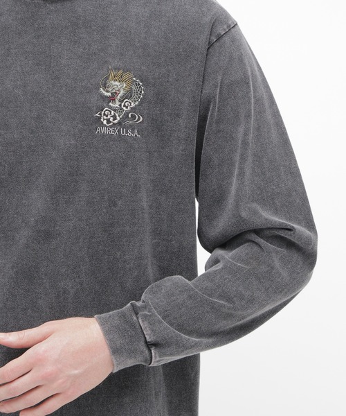 AVIREX（アヴィレックス）の「《NAVAL COLLECTION》SOUVENIR EMBROIDERY LONG SLEEVE T-SHIRT / スーベニア 刺しゅう; 長袖Tシャツ / AVIREX / アヴィレックス（Tシャツ/カットソー・メンズ・オフホワイト/チャコール・X-LARGE/XX-LARGE/LARGE）」の7枚目の写真