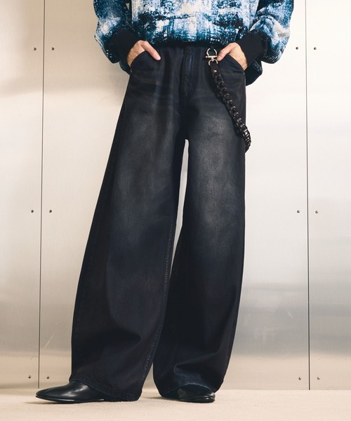 HARE(ハレ)の「【SET UP対応】コーティングカコウデニムパンツ(HARE)(デニムパンツ・メンズ・ブラック/ブラウン・MEDIUM/SMALL)」の1枚目の写真