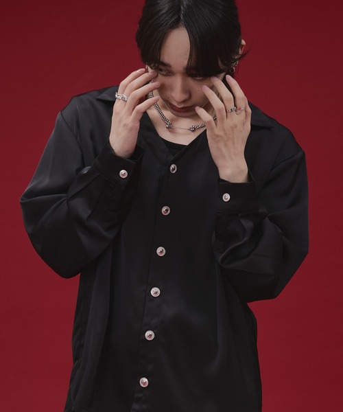 Ellno Loset(エルノロゼット)の「【SEME】metal button satin skipper shirt(シャツ/ブラウス・メンズ・オフホワイト/ブラック・SMALL/LARGE/MEDIUM)」の8枚目の写真