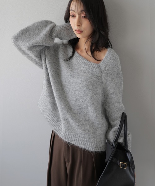 AMELY（エミリー）の「アシメネック ニットトップス/ショート丈/美デコルテ（ニット/セーター・レディース・アイボリー/グレー/モカ/ブラック・フリー）」の20枚目の写真