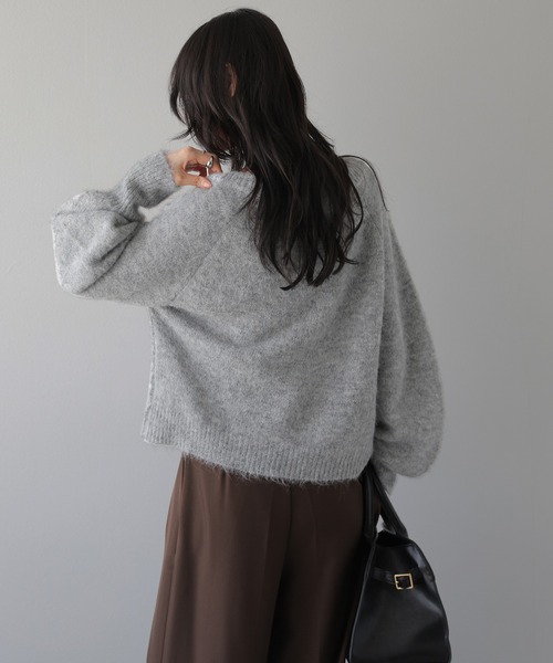 AMELY（エミリー）の「アシメネック ニットトップス/ショート丈/美デコルテ（ニット/セーター・レディース・アイボリー/グレー/モカ/ブラック・フリー）」の21枚目の写真
