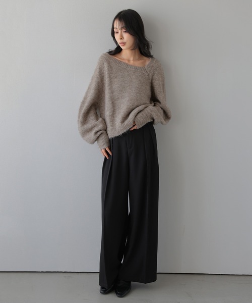 AMELY（エミリー）の「アシメネック ニットトップス/ショート丈/美デコルテ（ニット/セーター・レディース・アイボリー/グレー/モカ/ブラック・フリー）」の13枚目の写真