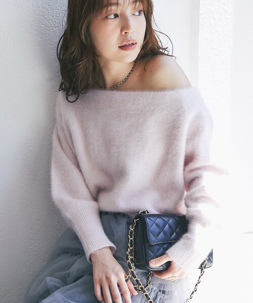 La boutique BonBon(ラブティックボンボン)の「【9/13(日)予約開始!miki監修】ラメヘアリーウールカシミヤ混オフショルニット(ニット/セーター・レディース・モカ/ピンク/オフホワイト・FREE)」の3枚目の写真