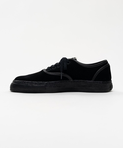 STUDIOUS(ステュディオス)の「KIEFER / Suede Low-Top Sneakers(スニーカー・メンズ・ベージュ/ブラック系その他/ブラック・41/42/43)」の6枚目の写真