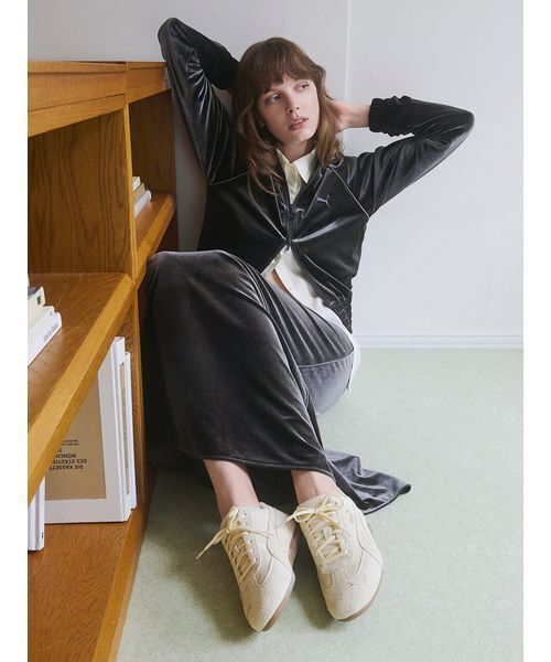 PUMA(プーマ)の「【emmi×PUMA】VELOR NARROW SKIRT(スカート・レディース・ダークグレー・S/M)」の5枚目の写真