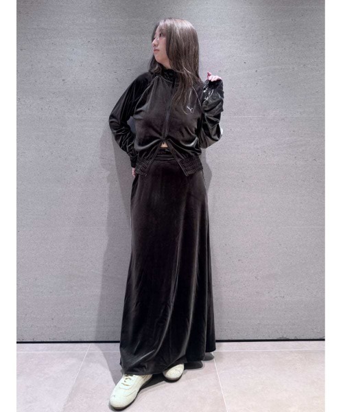 PUMA(プーマ)の「【emmi×PUMA】VELOR NARROW SKIRT(スカート・レディース・ダークグレー・S/M)」の11枚目の写真