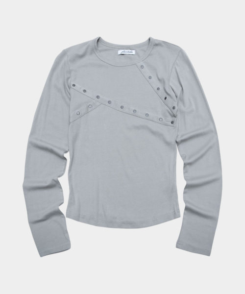 PLACE STUDIO（プレイススタジオ）の「リベットディテール ラウンドネック セミクロップド コットン 長袖 Tシャツ_3COLOR（Tシャツ/カットソー・レディース・ブラック/グレー/アイボリー・FREE）」の4枚目の写真