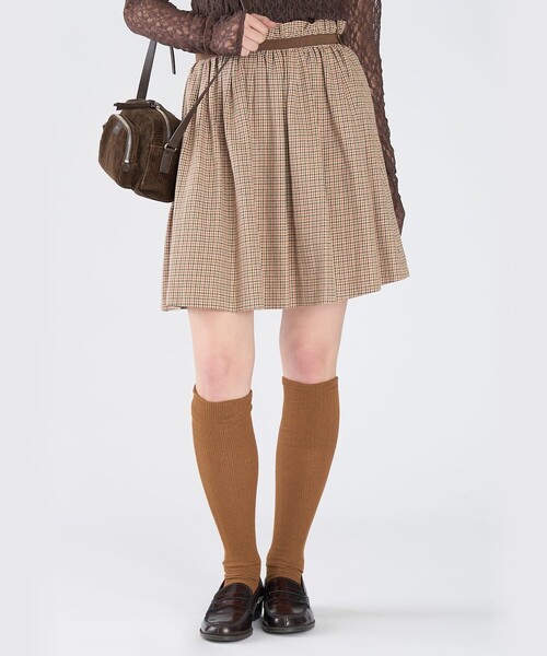 To b. by agnes b.(トゥービーバイアニエスベー)の「ガンクラブチェック コットン ミニスカート(スカート・レディース・ブラウン・38/36/40)」の1枚目の写真