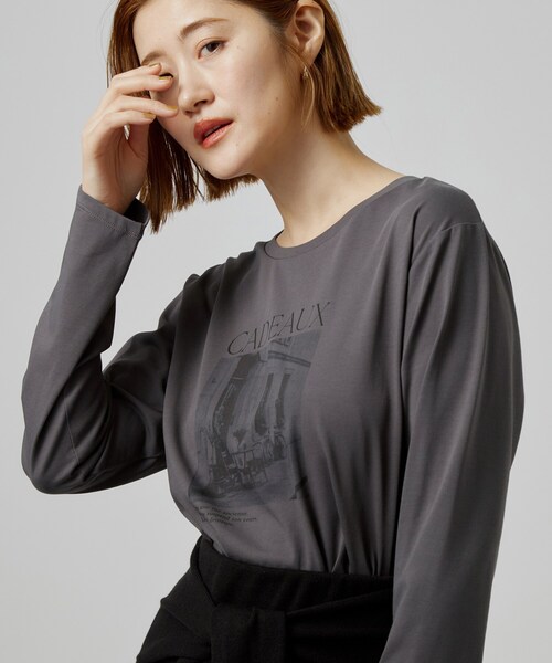 grove(グローブ)の「【1枚着でも重ね着でも〇】大人カジュアル プリントアソートロンT(Tシャツ/カットソー・レディース・オフホワイト/ライトベージュ/ホワイト系6/グレー系その他4・02/03)」の3枚目の写真