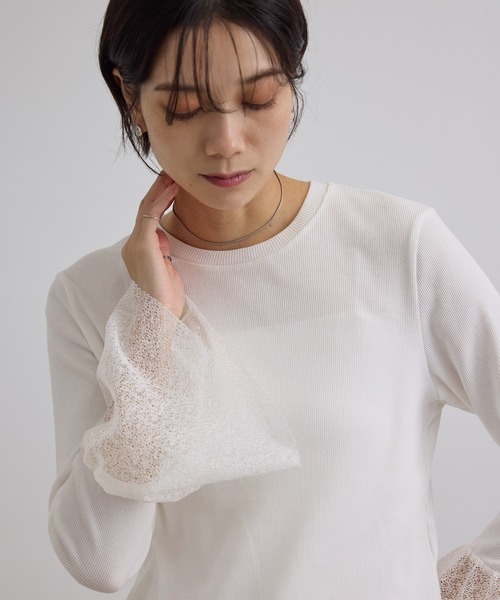 SALON adam et rope'(サロン アダム エ ロペ)の「カフフレアミスティチュールロンT(Tシャツ/カットソー・レディース・ブラック/オフホワイト・FREE)」の9枚目の写真