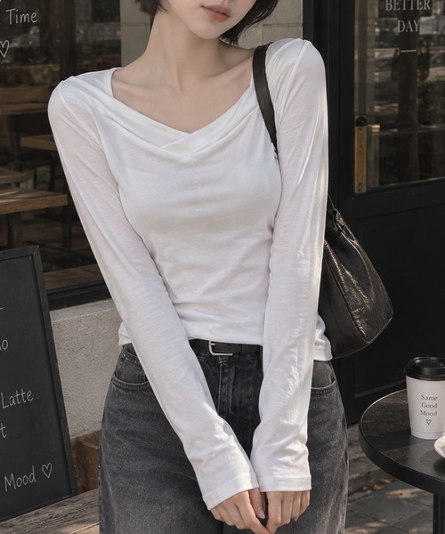 roomy(ルーミー)の「VネックオフショルロンT(Tシャツ/カットソー・レディース・ブラック/ベージュ/オフホワイト/ブラウン・FREE)」の1枚目の写真