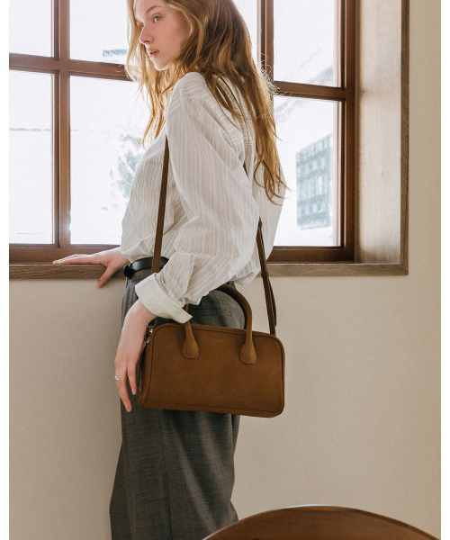 MARHEN.J(マルヘンジェイ)の「ララスモール (LARA SMALL SUEDE) 3-WAY ショルダーバッグ(ショルダーバッグ・レディース・ブラウン・FREE)」の3枚目の写真