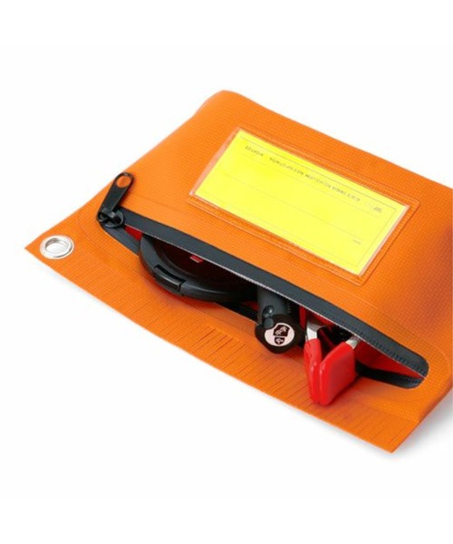 HIGHTIDE（ハイタイド）の「タープポーチ (S) 防水（ポーチ・レディース・カーキ/オレンジ/ブラウン/レッド/ブラック/ブルー/ホワイト/ベージュ/グレー・FREE）」の9枚目の写真