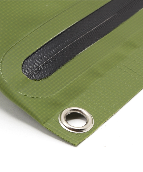 HIGHTIDE（ハイタイド）の「タープポーチ (S) 防水（ポーチ・レディース・カーキ/オレンジ/ブラウン/レッド/ブラック/ブルー/ホワイト/ベージュ/グレー・FREE）」の20枚目の写真