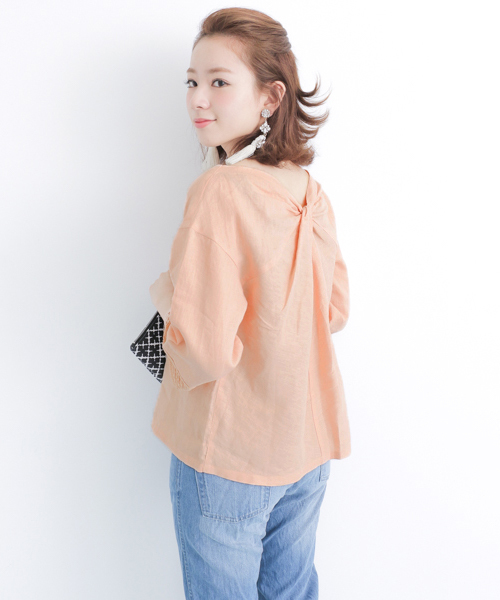 URBAN RESEARCH（アーバンリサーチ）の「UR 袖レースリネンブラウス（シャツ/ブラウス・レディース・ネイビー/サーモンピンク/オフホワイト・FREE）」の17枚目の写真