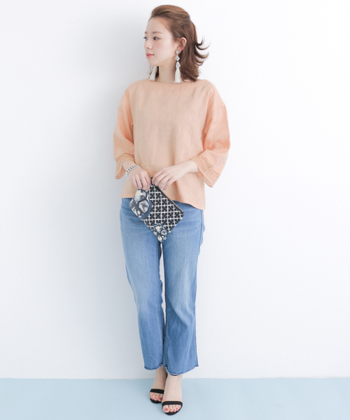 URBAN RESEARCH（アーバンリサーチ）の「UR 袖レースリネンブラウス（シャツ/ブラウス・レディース・ネイビー/サーモンピンク/オフホワイト・FREE）」の18枚目の写真