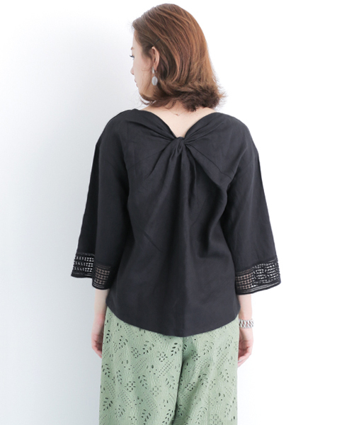 URBAN RESEARCH（アーバンリサーチ）の「UR 袖レースリネンブラウス（シャツ/ブラウス・レディース・ネイビー/サーモンピンク/オフホワイト・FREE）」の21枚目の写真