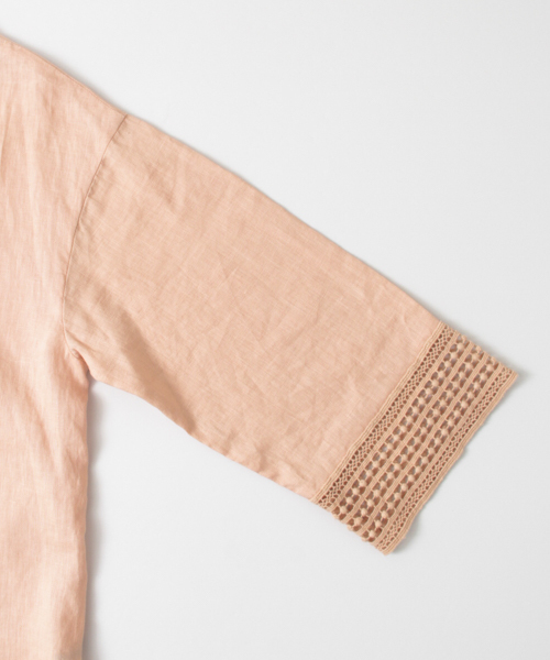 URBAN RESEARCH（アーバンリサーチ）の「UR 袖レースリネンブラウス（シャツ/ブラウス・レディース・ネイビー/サーモンピンク/オフホワイト・FREE）」の11枚目の写真