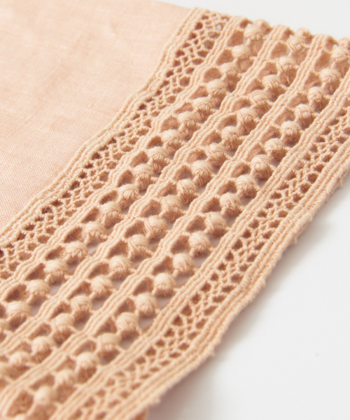 URBAN RESEARCH（アーバンリサーチ）の「UR 袖レースリネンブラウス（シャツ/ブラウス・レディース・ネイビー/サーモンピンク/オフホワイト・FREE）」の13枚目の写真