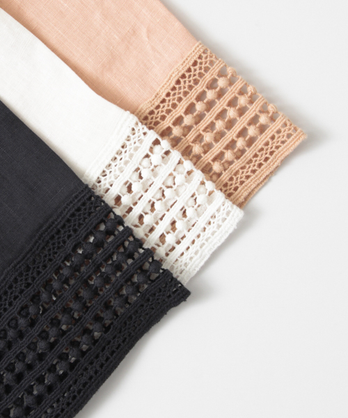 URBAN RESEARCH（アーバンリサーチ）の「UR 袖レースリネンブラウス（シャツ/ブラウス・レディース・ネイビー/サーモンピンク/オフホワイト・FREE）」の9枚目の写真