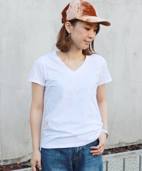 JOURNAL STANDARD relume(ジャーナルスタンダード レリューム)の「36/-USA 天竺 VネックショートスリーブTシャツ#(Tシャツ/カットソー・レディース・ホワイト/ホワイト系その他/ブラック/チャコールグレー/バーガンディー/ライトグレー・FREE)」の1枚目の写真