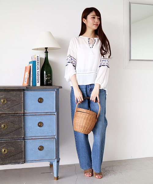 N.(N. Natural Beauty Basic)(エヌエヌナチュラルビューティーベーシック)の「【追加生産】エスニックエンブロイダリーブラウス(シャツ/ブラウス・レディース・ホワイト/ブラック・MEDIUM)」の6枚目の写真