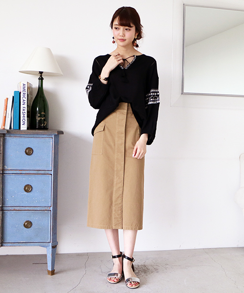 N.(N. Natural Beauty Basic)(エヌエヌナチュラルビューティーベーシック)の「【追加生産】エスニックエンブロイダリーブラウス(シャツ/ブラウス・レディース・ホワイト/ブラック・MEDIUM)」の14枚目の写真