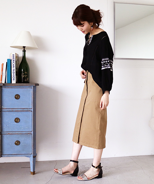 N.(N. Natural Beauty Basic)(エヌエヌナチュラルビューティーベーシック)の「【追加生産】エスニックエンブロイダリーブラウス(シャツ/ブラウス・レディース・ホワイト/ブラック・MEDIUM)」の12枚目の写真