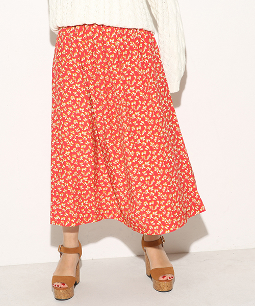 SLY(スライ)の「AVERY FLOWER LONG SK(スカート・レディース・ネイビー/イエロー/レッド・2/1)」の3枚目の写真