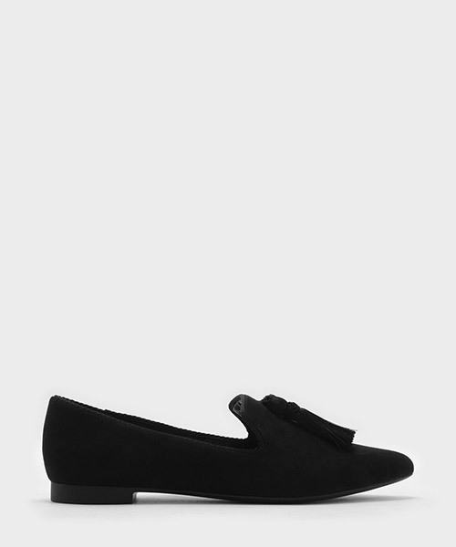 CHARLES & KEITH(チャールズ & キース)の「タッセルディテールローファー / TASSEL DETAIL LOAFERS(モカシン/デッキシューズ・レディース・ブラック/バーガンディー・22.5cm/23cm/24.5cm/23.5cm/25cm)」の2枚目の写真