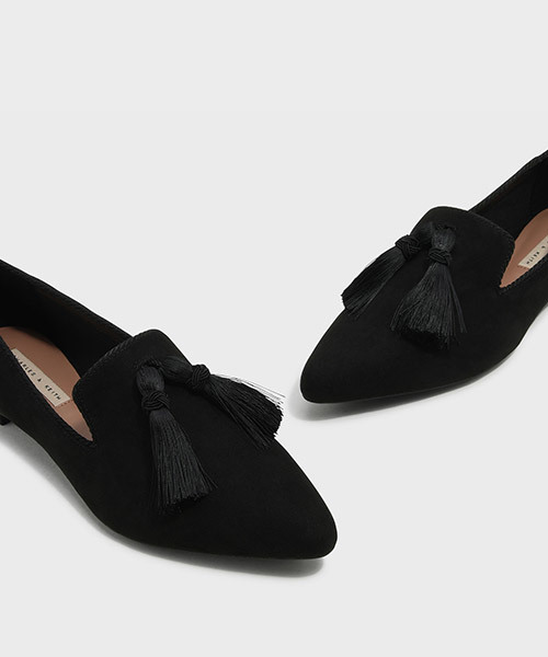 CHARLES & KEITH(チャールズ & キース)の「タッセルディテールローファー / TASSEL DETAIL LOAFERS(モカシン/デッキシューズ・レディース・ブラック/バーガンディー・22.5cm/23cm/24.5cm/23.5cm/25cm)」の12枚目の写真