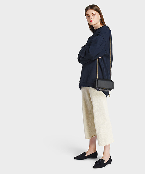 CHARLES & KEITH(チャールズ & キース)の「タッセルディテールローファー / TASSEL DETAIL LOAFERS(モカシン/デッキシューズ・レディース・ブラック/バーガンディー・22.5cm/23cm/24.5cm/23.5cm/25cm)」の9枚目の写真
