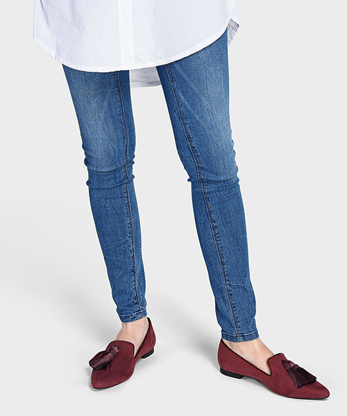 CHARLES & KEITH(チャールズ & キース)の「タッセルディテールローファー / TASSEL DETAIL LOAFERS(モカシン/デッキシューズ・レディース・ブラック/バーガンディー・22.5cm/23cm/24.5cm/23.5cm/25cm)」の8枚目の写真