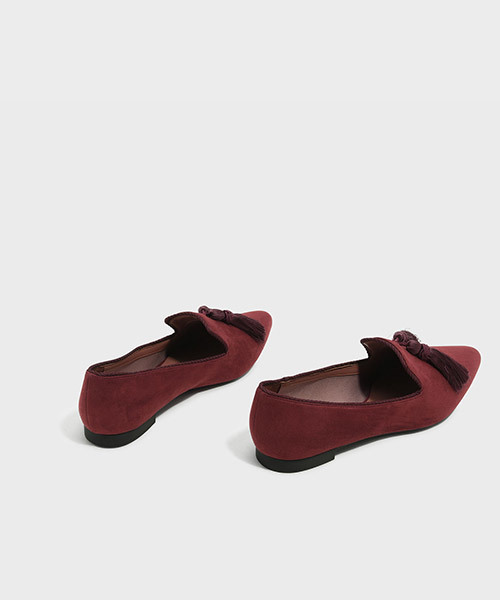 CHARLES & KEITH(チャールズ & キース)の「タッセルディテールローファー / TASSEL DETAIL LOAFERS(モカシン/デッキシューズ・レディース・ブラック/バーガンディー・22.5cm/23cm/24.5cm/23.5cm/25cm)」の5枚目の写真
