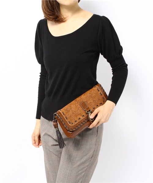 goa(ゴア)の「ペイズリー型押しクラッチBag(クラッチバッグ・レディース・ブラウン・FREE)」の2枚目の写真