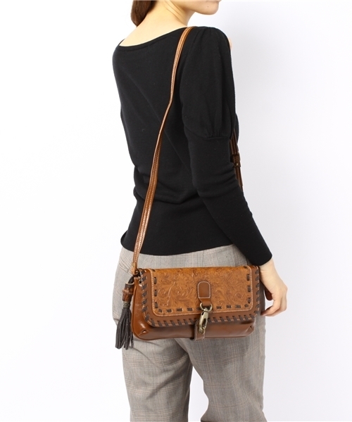 goa(ゴア)の「ペイズリー型押しクラッチBag(クラッチバッグ・レディース・ブラウン・FREE)」の3枚目の写真