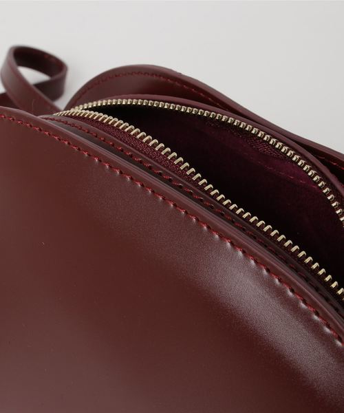 un dix cors（アンディコール）の「セミサークルショルダーバッグ（ショルダーバッグ・レディース・ブラック/ブラウン・FREE）」の3枚目の写真