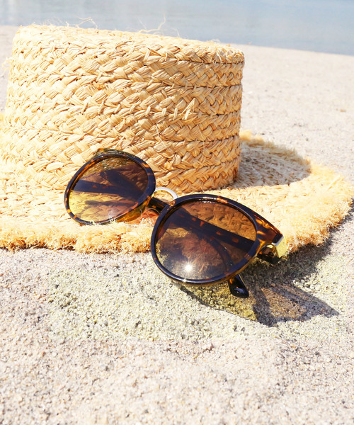 ＪＵＧＬＡＮＳ（ユグランス）の「ボストン型サングラスKK（サングラス・レディース・F/N/その他1/その他9/A/I/Q/その他4/その他12/E/M/Y/その他8/C/K/W/その他6/H/P/その他3/その他11/D/L/X/その他7/B/J/R/その他5/G/O/その他2/その他10/T/U/S/V/その他13/その他14/その他15/その他16/その他28/その他29/その他30/その他31/その他32/その他33/その他34/その他22/その他23/その他24/その他25/その他26/その他27/その他19/その他20/その他17/その他18/その他21/ブラック系1/ブラック系3/その他35/ブラック系2/ブラック系8/ブラック系7/ブラック系6/ブラック系5/ブラック系4・FREE）」の14枚目の写真