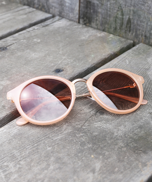 ＪＵＧＬＡＮＳ（ユグランス）の「ボストン型サングラスKK（サングラス・レディース・F/N/その他1/その他9/A/I/Q/その他4/その他12/E/M/Y/その他8/C/K/W/その他6/H/P/その他3/その他11/D/L/X/その他7/B/J/R/その他5/G/O/その他2/その他10/T/U/S/V/その他13/その他14/その他15/その他16/その他28/その他29/その他30/その他31/その他32/その他33/その他34/その他22/その他23/その他24/その他25/その他26/その他27/その他19/その他20/その他17/その他18/その他21/ブラック系1/ブラック系3/その他35/ブラック系2/ブラック系8/ブラック系7/ブラック系6/ブラック系5/ブラック系4・FREE）」の21枚目の写真