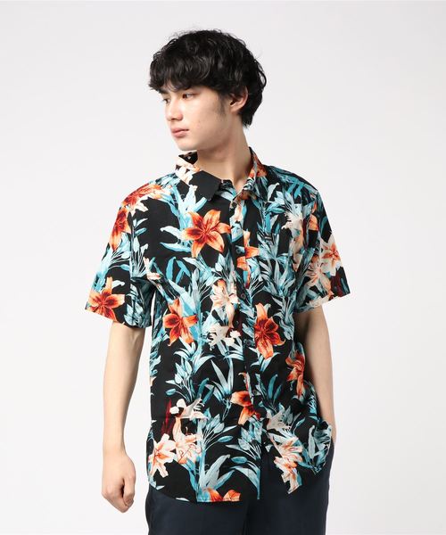 RVCA（ルーカ）の「RVCA メンズ  MONTAGUE FLORAL ショートスリーブシャツ/ルーカー トロピカルプリント（シャツ/ブラウス・メンズ・ブラック・SMALL/MEDIUM/LARGE）」の8枚目の写真