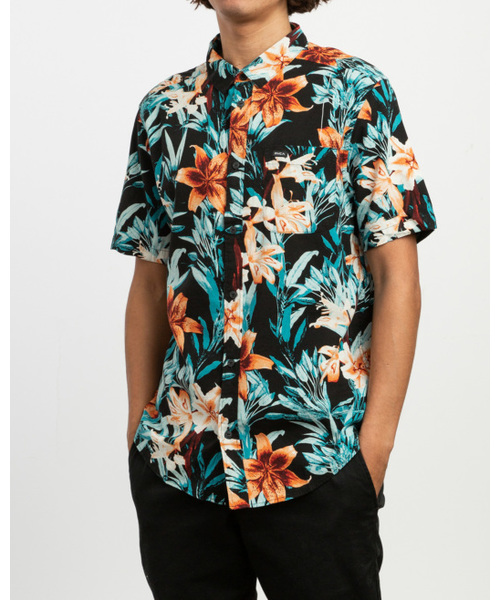RVCA（ルーカ）の「RVCA メンズ  MONTAGUE FLORAL ショートスリーブシャツ/ルーカー トロピカルプリント（シャツ/ブラウス・メンズ・ブラック・SMALL/MEDIUM/LARGE）」の2枚目の写真